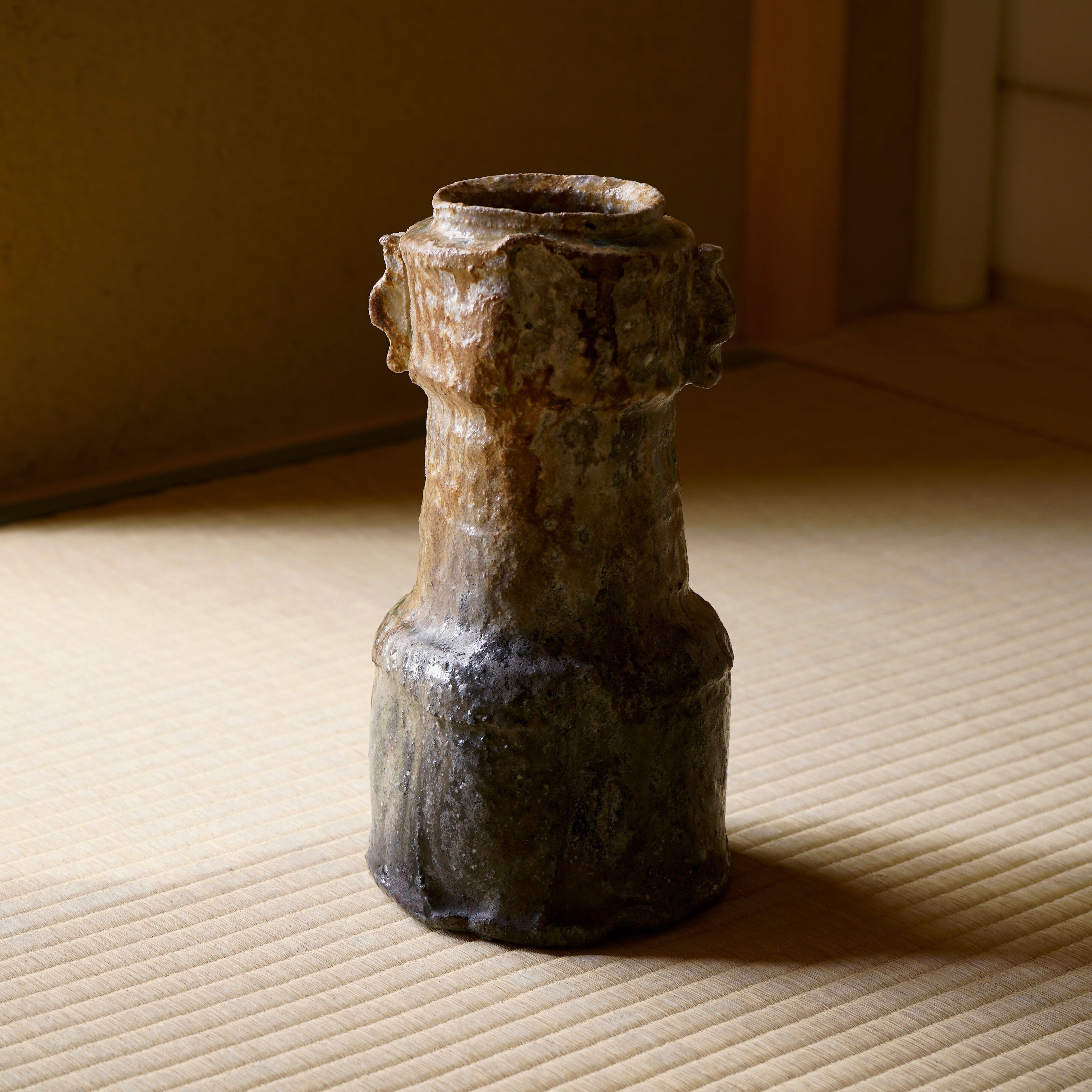 伊賀焼谷本光生 先生檜垣文様 花生 花入