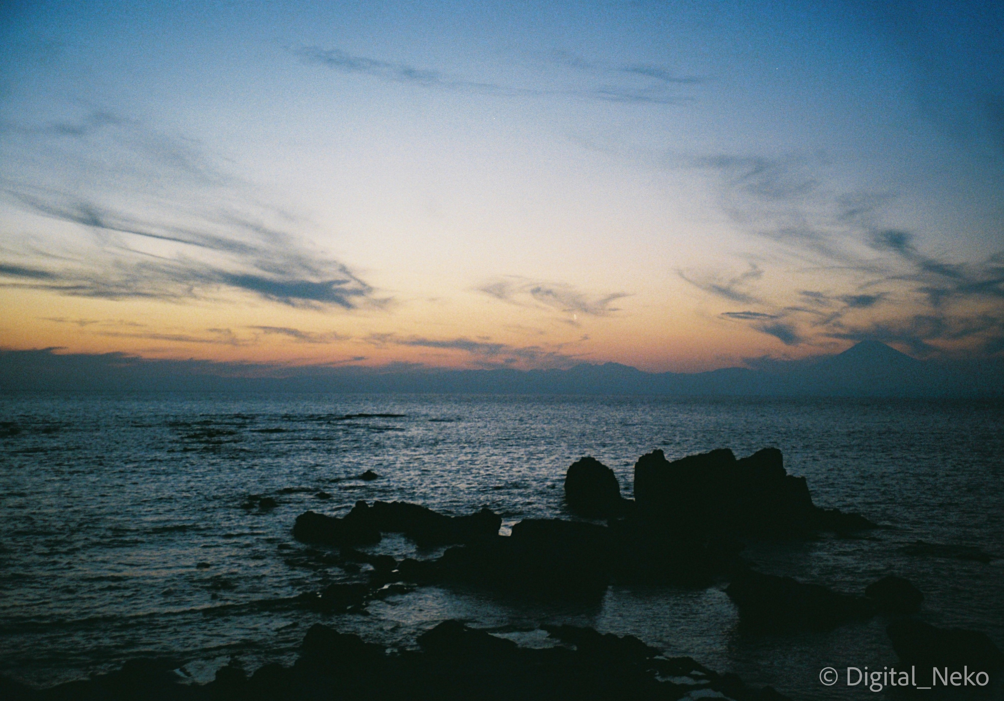 フィルム歩き 葉山一色海岸・夕景 Kodak UltraMax｜けえる