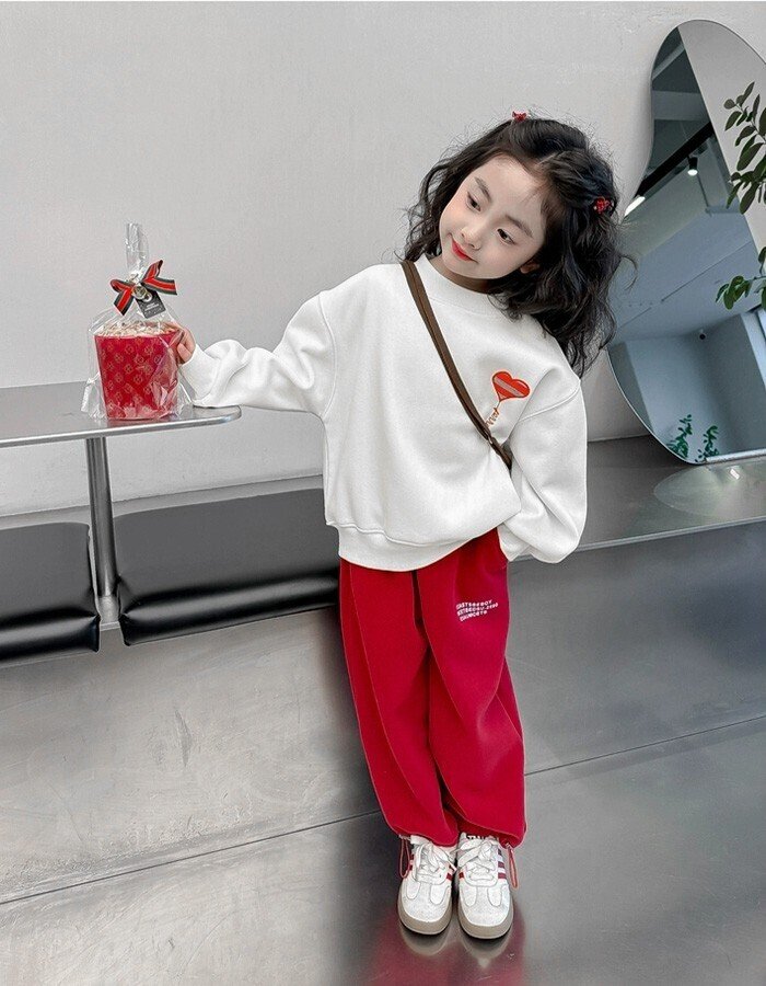 子供服] ハートデザインがかわいいトレーナー 韓国子供服 84755670