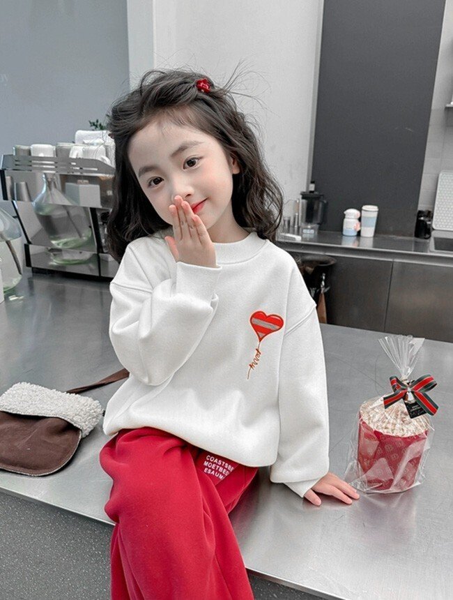 子供服] ハートデザインがかわいいトレーナー 韓国子供服 84755670