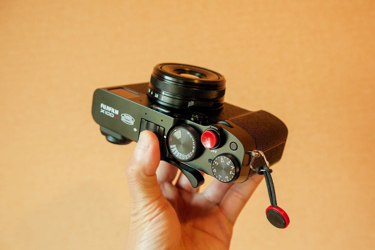 セット販売】FUJIFILM X100F + テレコン おまけ付き 擦りむける