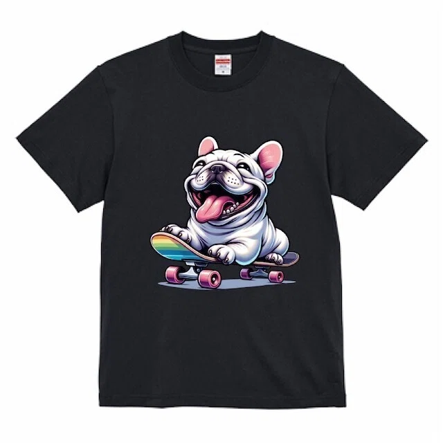 スケートボードを楽しむフレンチブルドッグのTシャツで、日常に