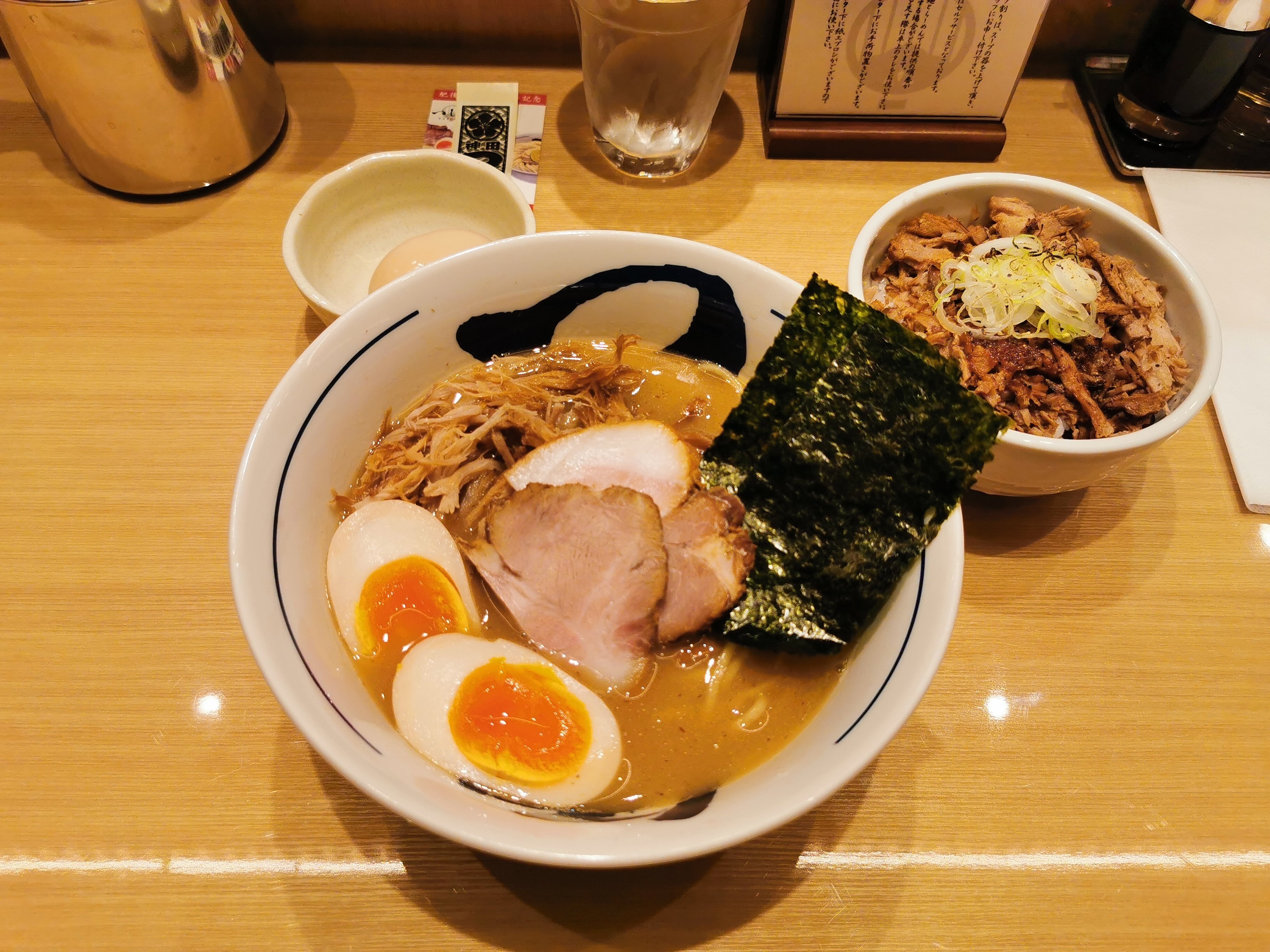 関西路面店初】濃厚豚骨魚介が香る！3/31につけ麺『つじ田』が