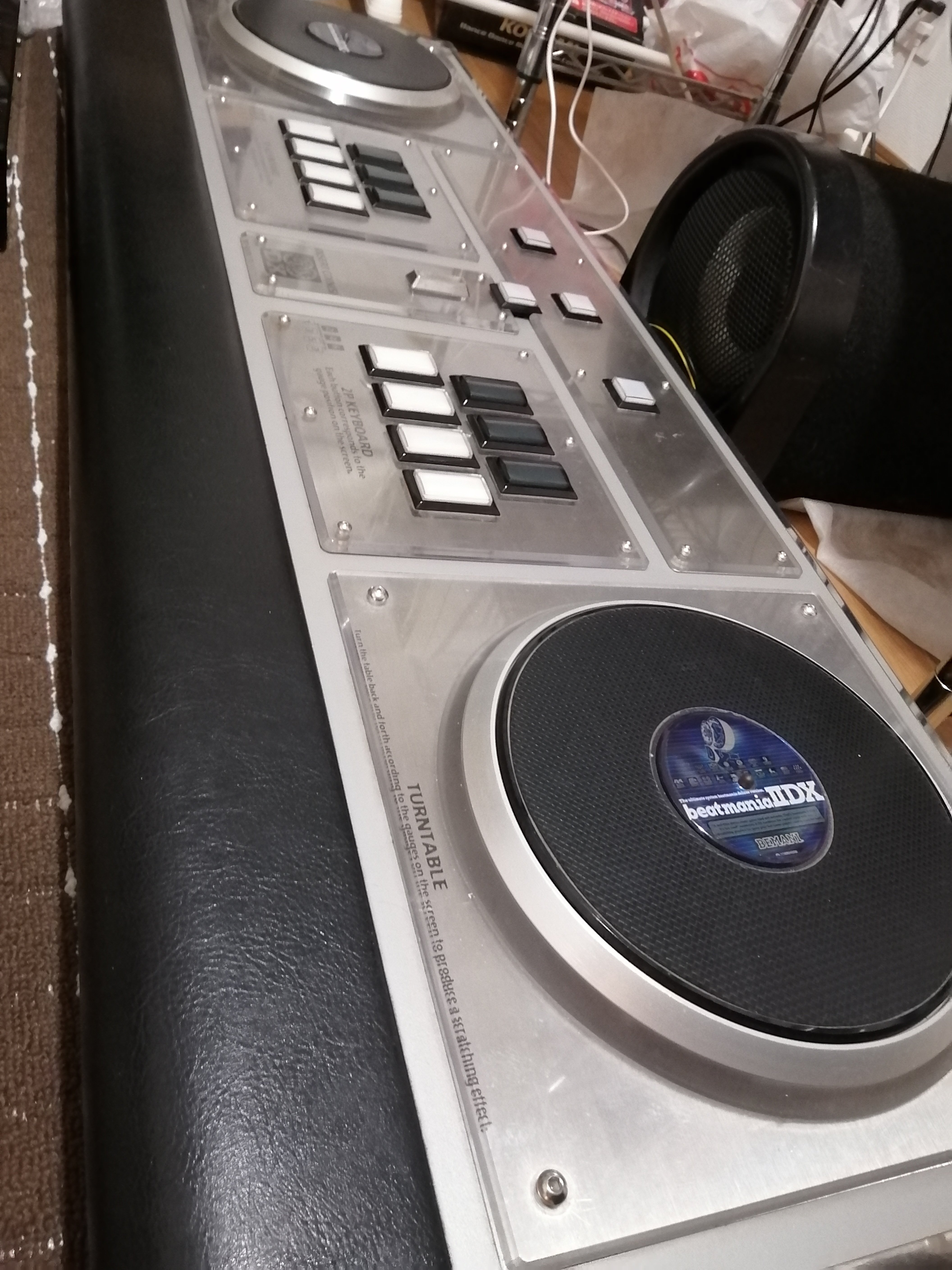 IIDX旧筐体コンパネに自作基板を組み込んでINFINITAS対応させた IIDX旧筐体コンパネに自作基板を組み込んでINFINITAS対応させた