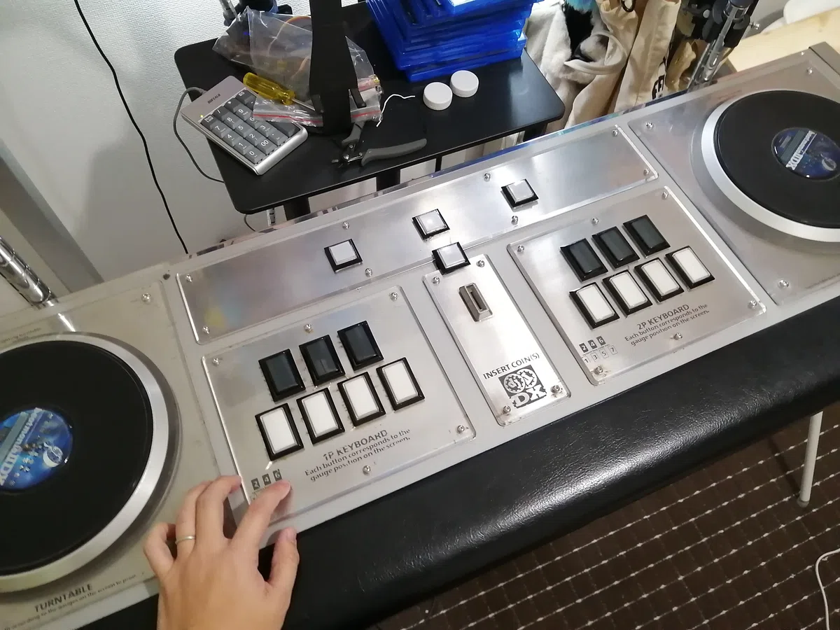 IIDX旧筐体コンパネに自作基板を組み込んでINFINITAS対応させた話 