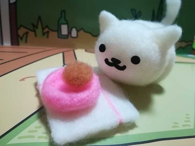 羊毛フェルトキット　ねこあつめ 全くの初心者がニードルフェルトでねこあつめのしろねこさん作ってみた