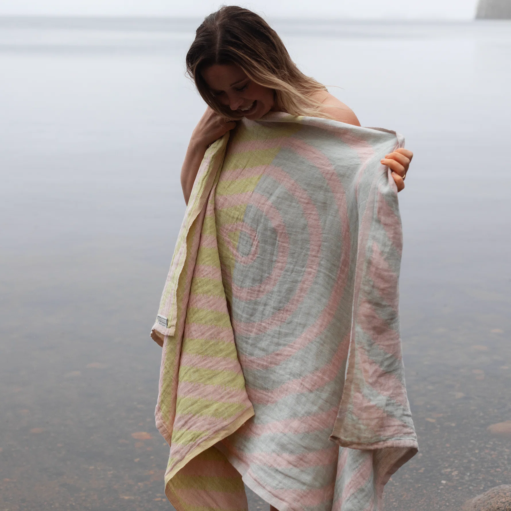 小物 mina perhonen STRIPE SHAWL New Arrivals｜春夏の暮らしを明るく彩る、minä perhonen