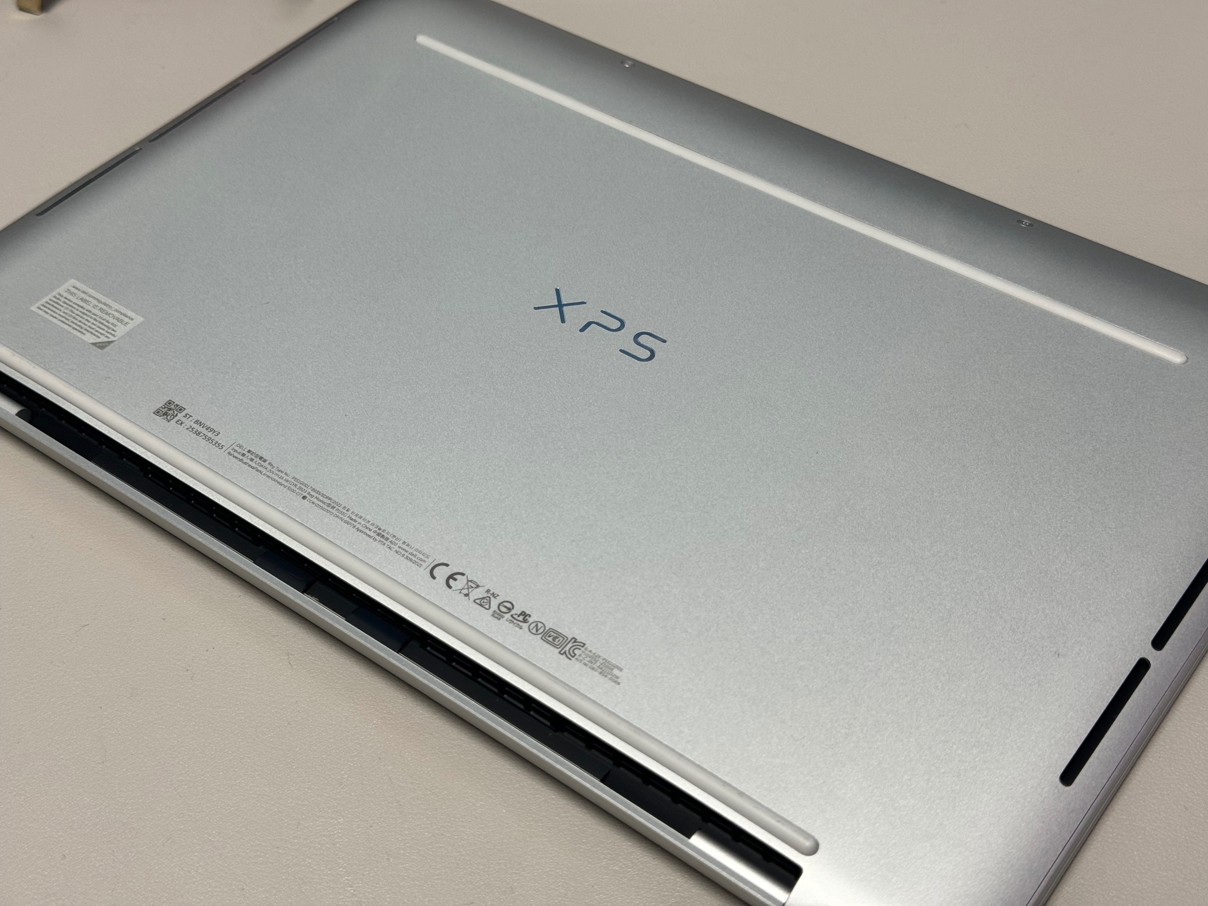 Dell XPS 13 ノートPC XPS 13ノートパソコン - 薄型軽量ノートパソコン | Dell 日本