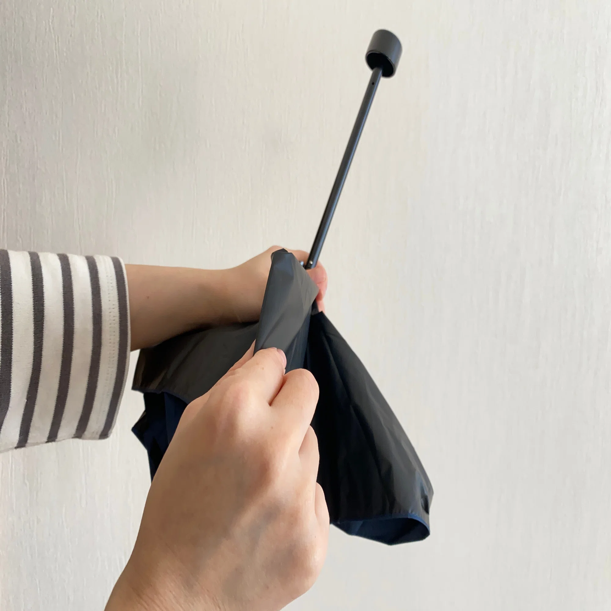 モンベル折りたたみ傘のたたみ方｜袋に入らない原因と10秒で畳むプロ技
