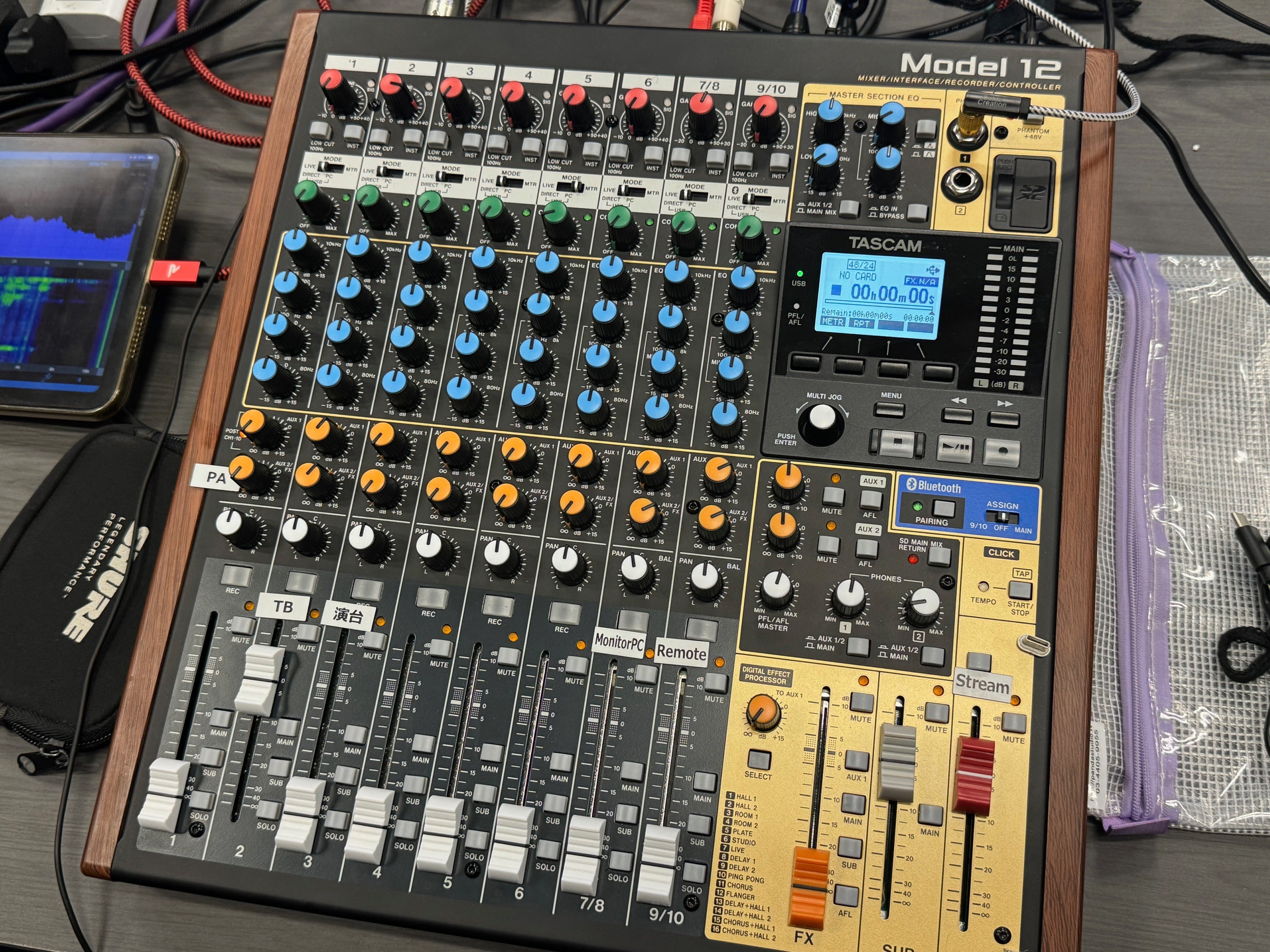 配信初心者にもオススメ!音声ミキサー「TASCAM model 12」は 配信初心者にもオススメ!音声ミキサー「TASCAM model 12」は