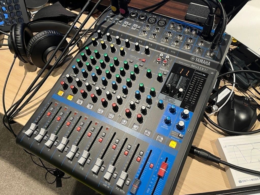 配信初心者にもオススメ!音声ミキサー「TASCAM model 12」は 配信初心者にもオススメ!音声ミキサー「TASCAM model 12」は