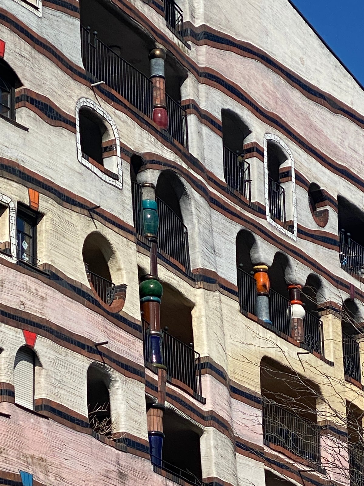 フンデルトヴァッサーの「森の渦巻き(ヴァルトシュピラーレ)」 (