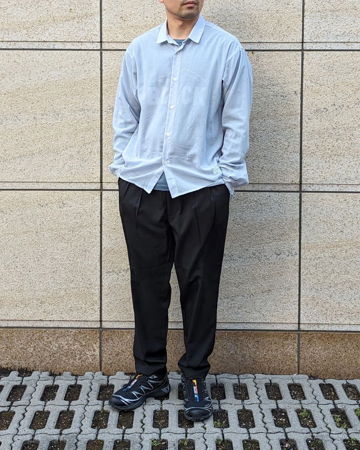 これがNew登山スタイル。Relax Tapered PantsとHybrid Merino Shirt 