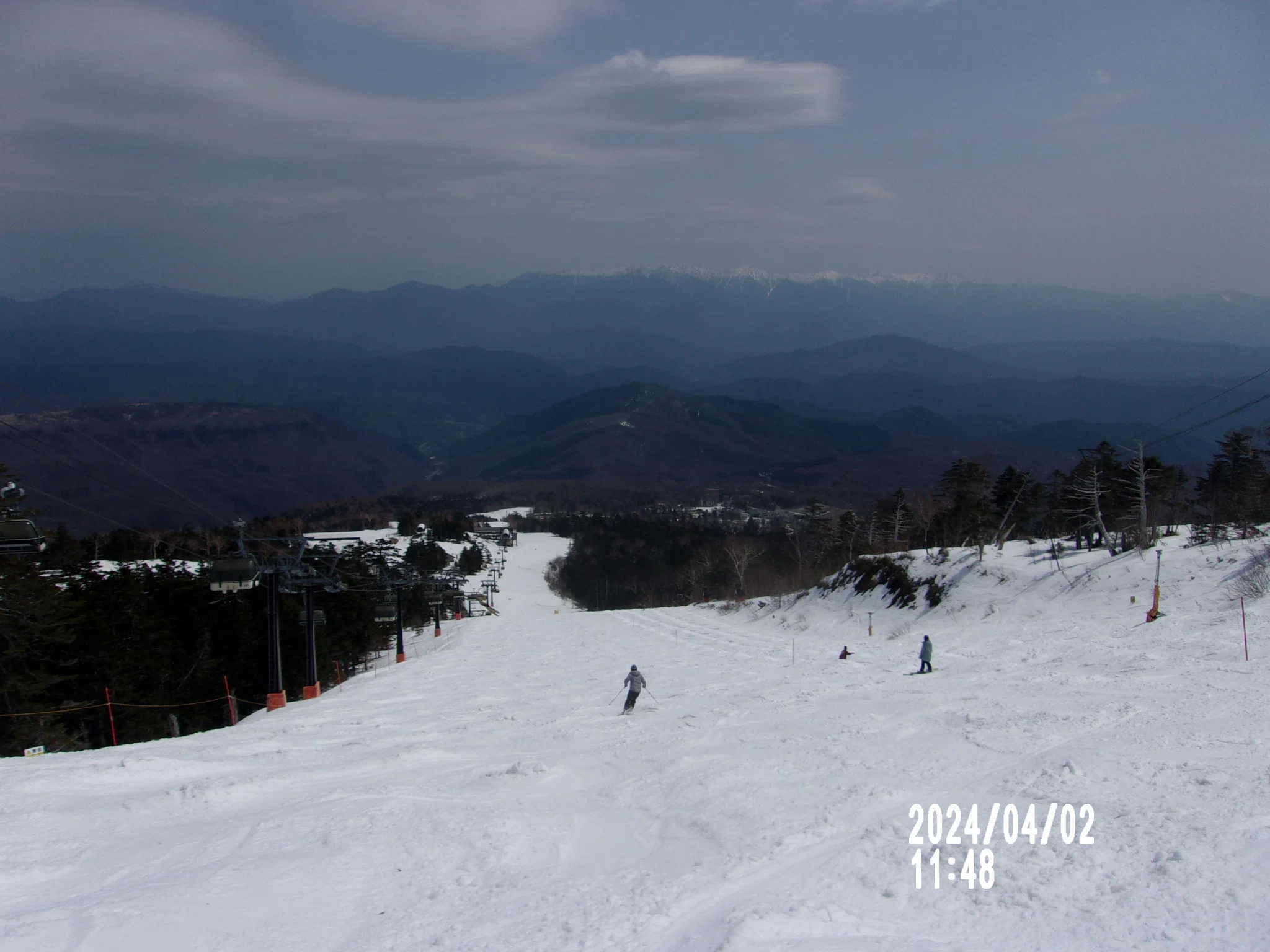 4月の御嶽スキー場 三笠山の御嶽展望所から春の雪たっぷりの