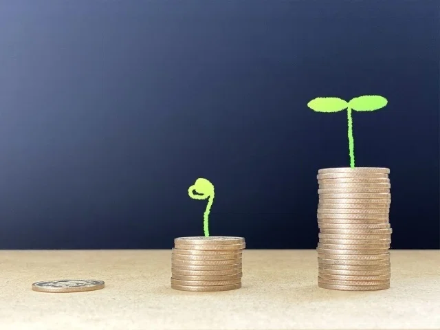 積みあがっていくコイン