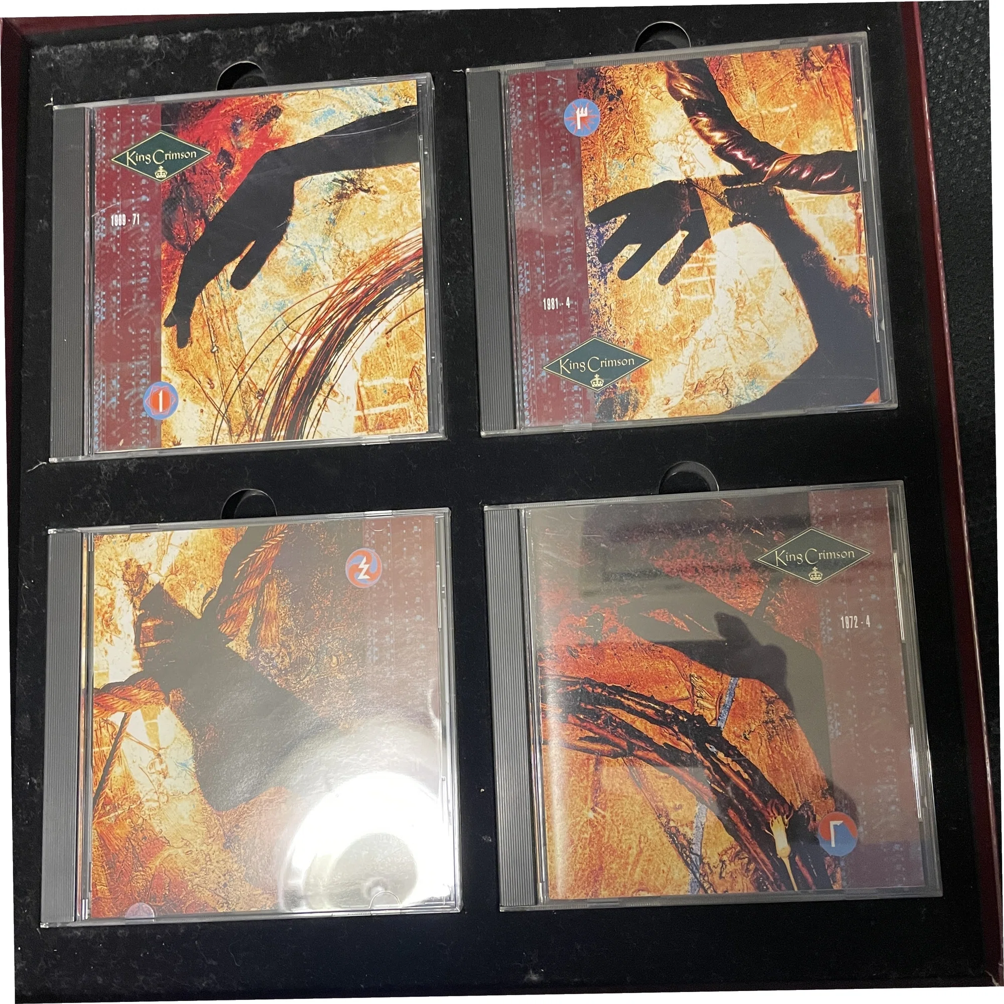 紅伝説ジ・エッセンシャル・キング・クリムゾン～クリムゾンのCD買う 