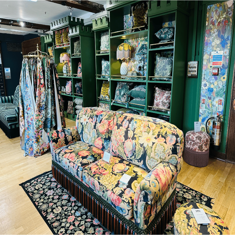 ロンドンデパート『リバティ』で買ったラグマット London Blog vol.8 老舗デパート”リバティ・ロンドン”でショッピング