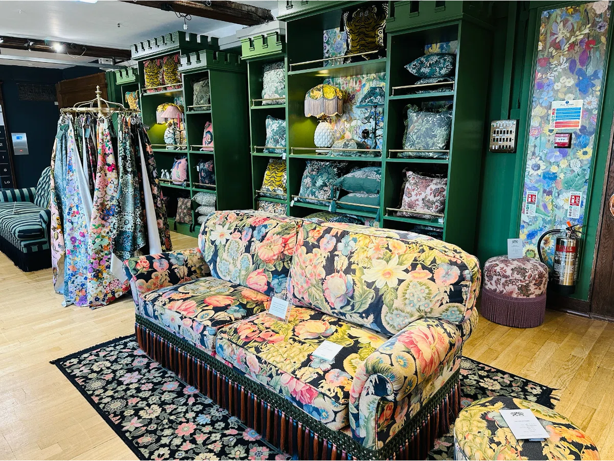 London Blog vol.8 老舗デパート”リバティ・ロンドン”でショッピング 