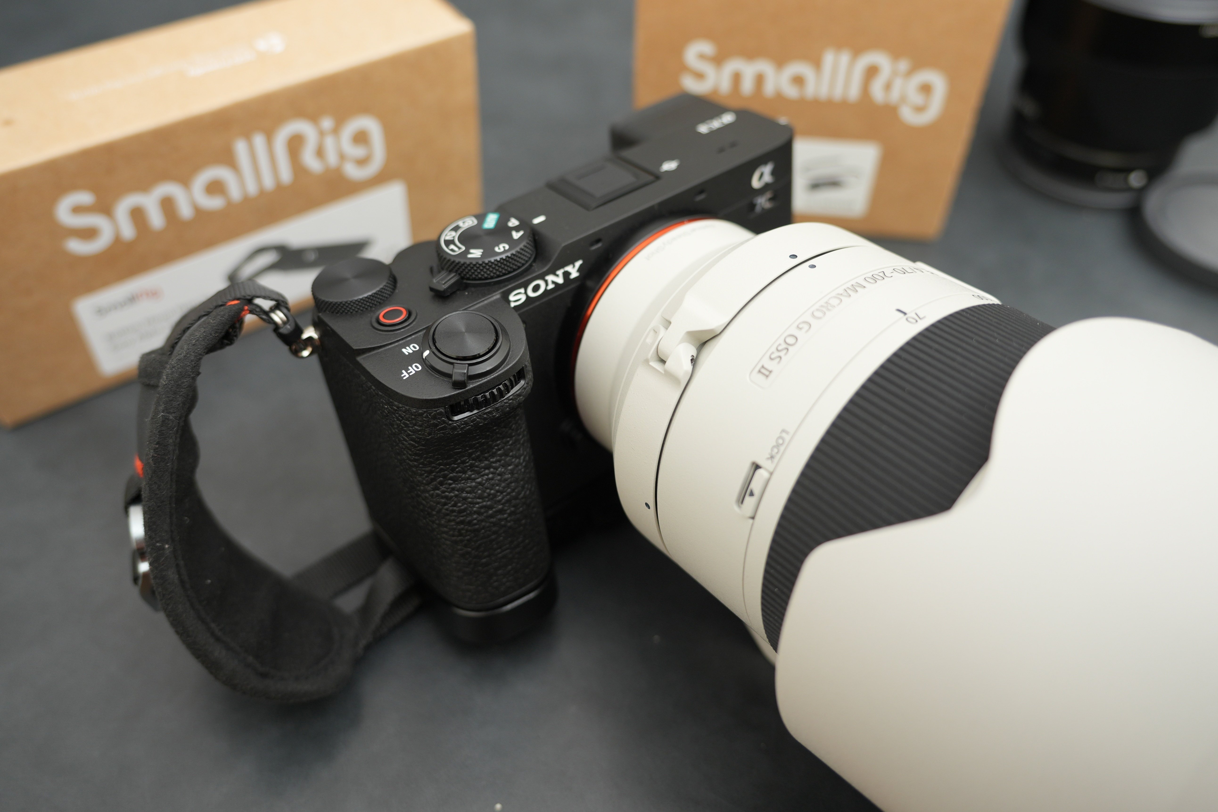 レビュー】SONY α7CIIにグリップとプレートを装着｜物欲名古屋人