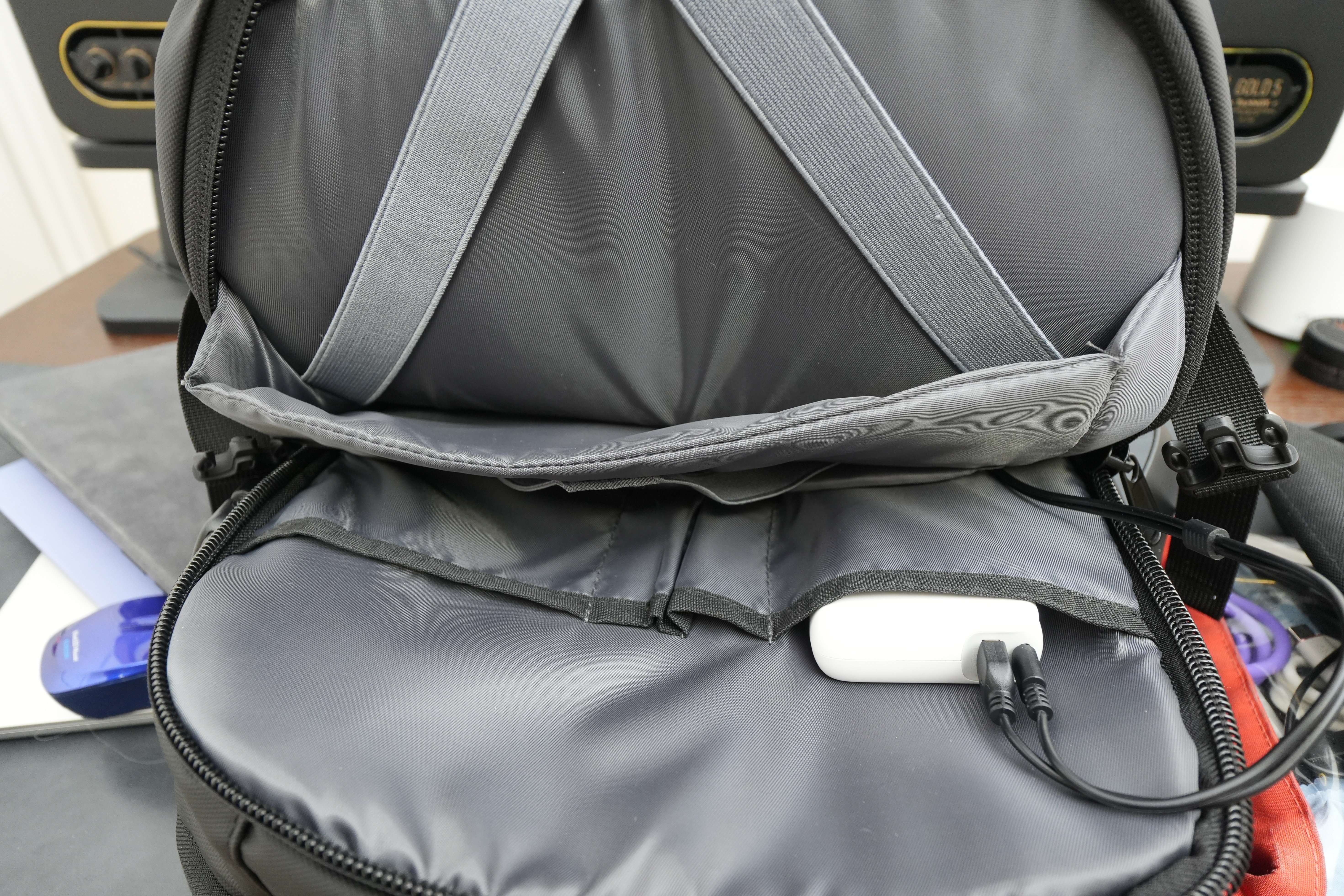 美品　AIRBACK 　軽量ハンドル　バックパック　ブラック　圧縮ポンプカバー付 未使用 AIRBACK バックパック ブラック 圧縮ポンプカバー付