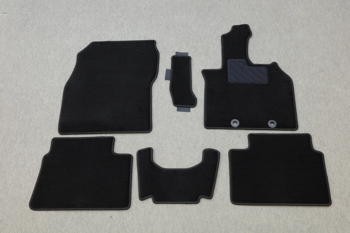 レクサスLBXのフロアマットをFJクラフトにしたら7万円も節約できた話 