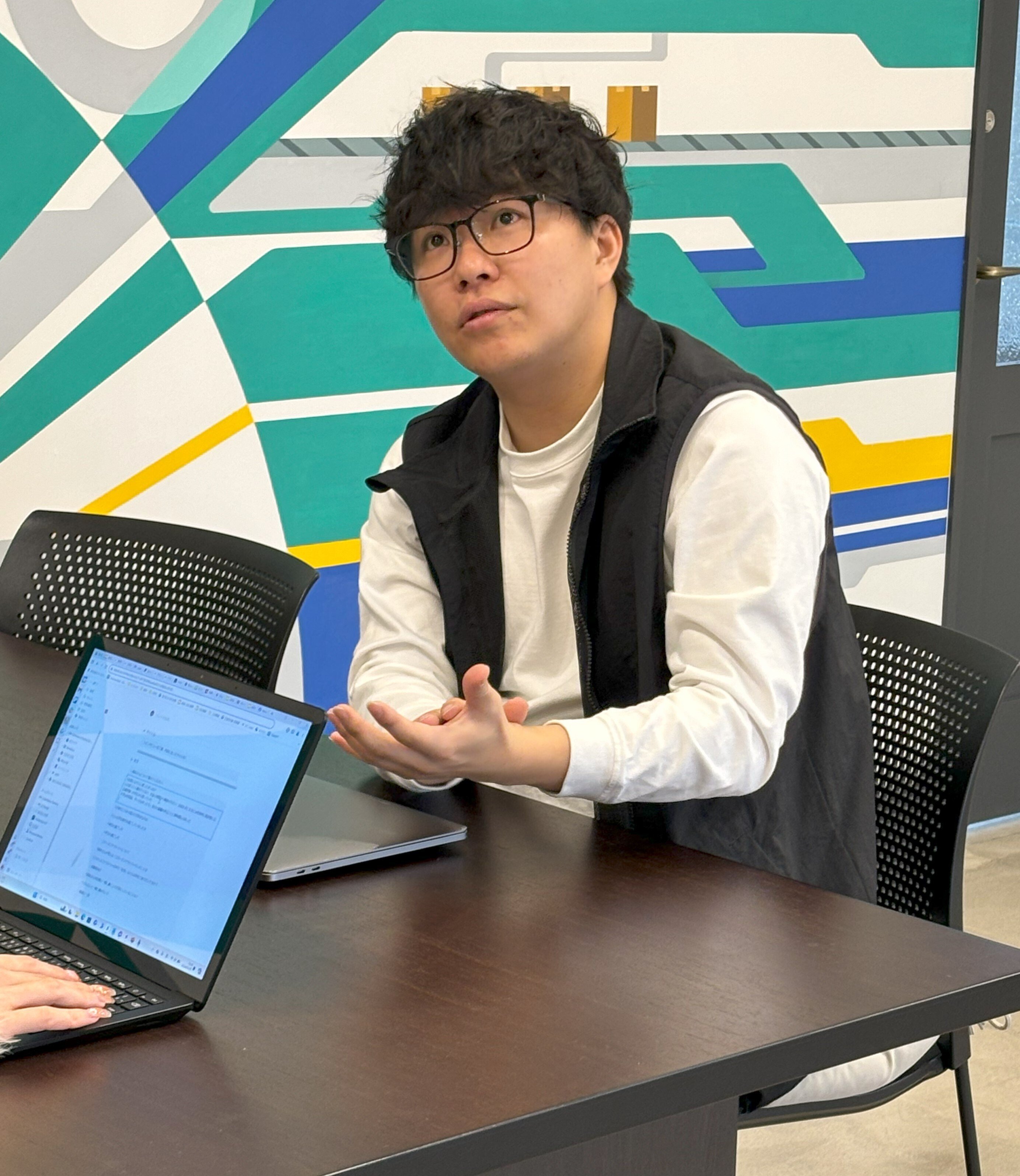 社長っぽくない社長でいたい｜岡本駿平インタビュー｜株式会社コマース