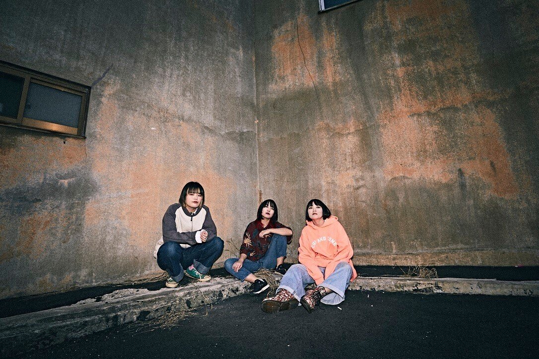 for sibyl、初のフルアルバム『Don't laugh at omens』を5月に