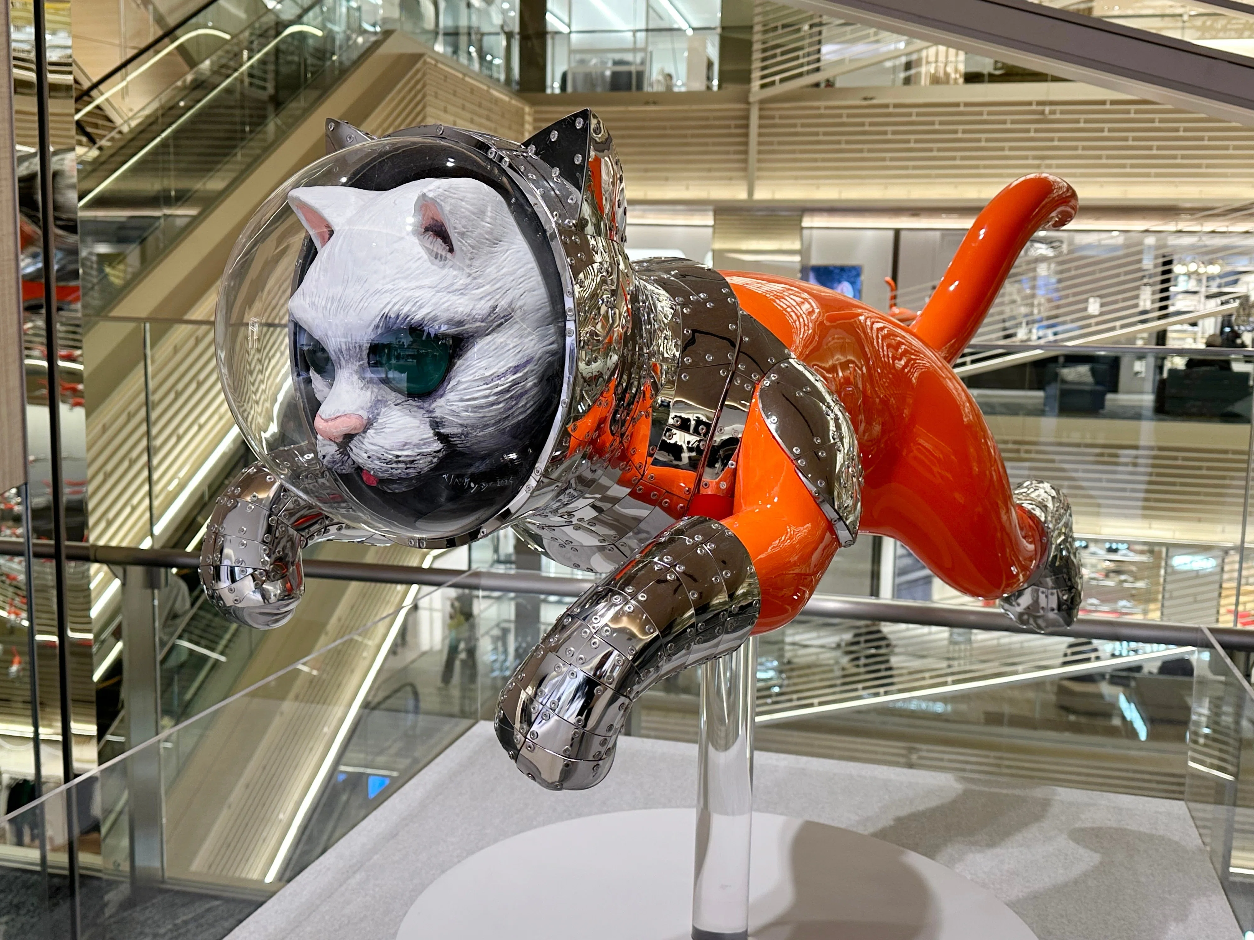 猫好き、アート好きにはたまらない！ヤノベケンジ「BIG CAT BANG」｜猫太郎
