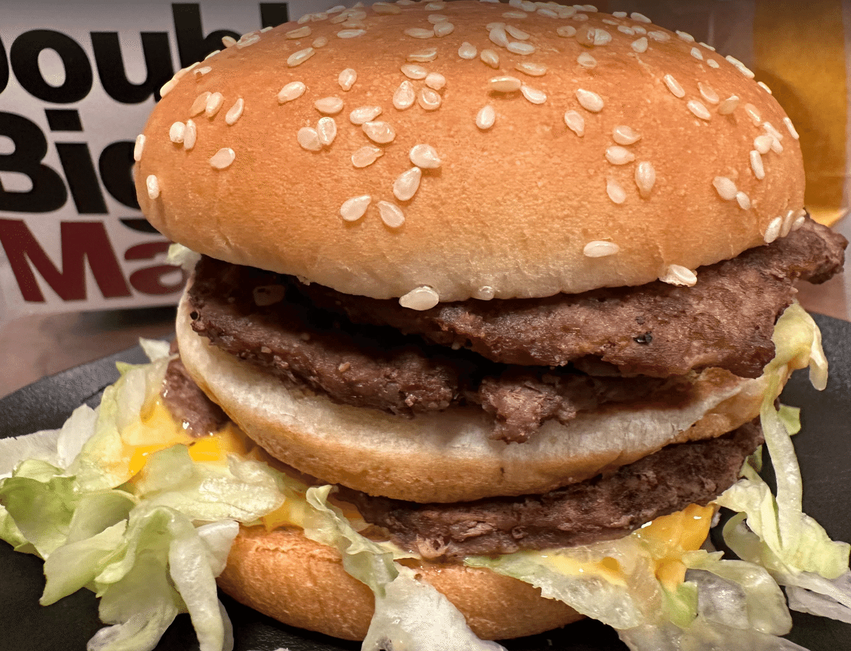 夜食（最強 倍ビッグマックセット）+α｜Shinji Suzuki
