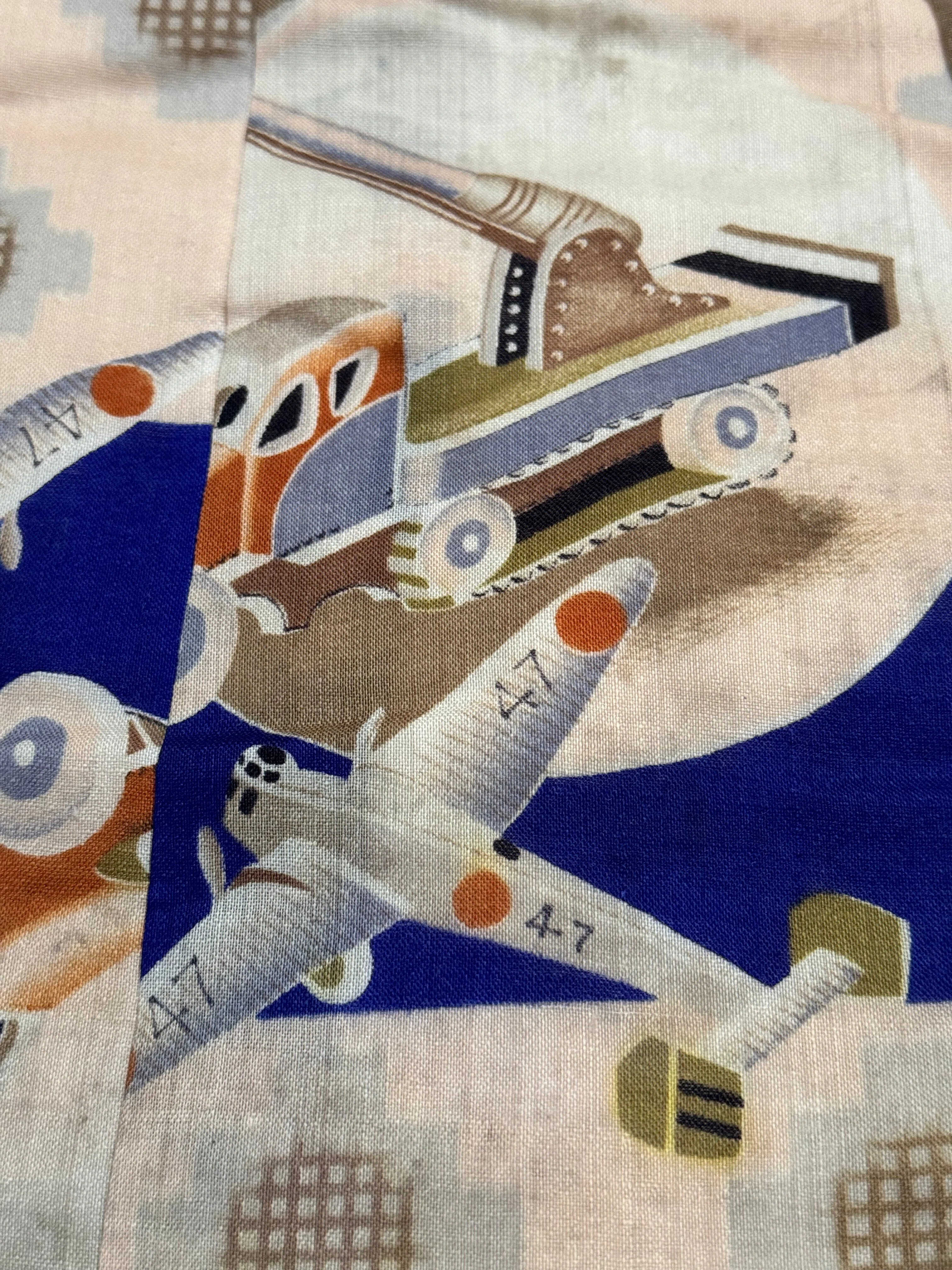 子どもの成長祝う産着などに、強さの象徴の軍事関連絵柄ー軍事と生活が