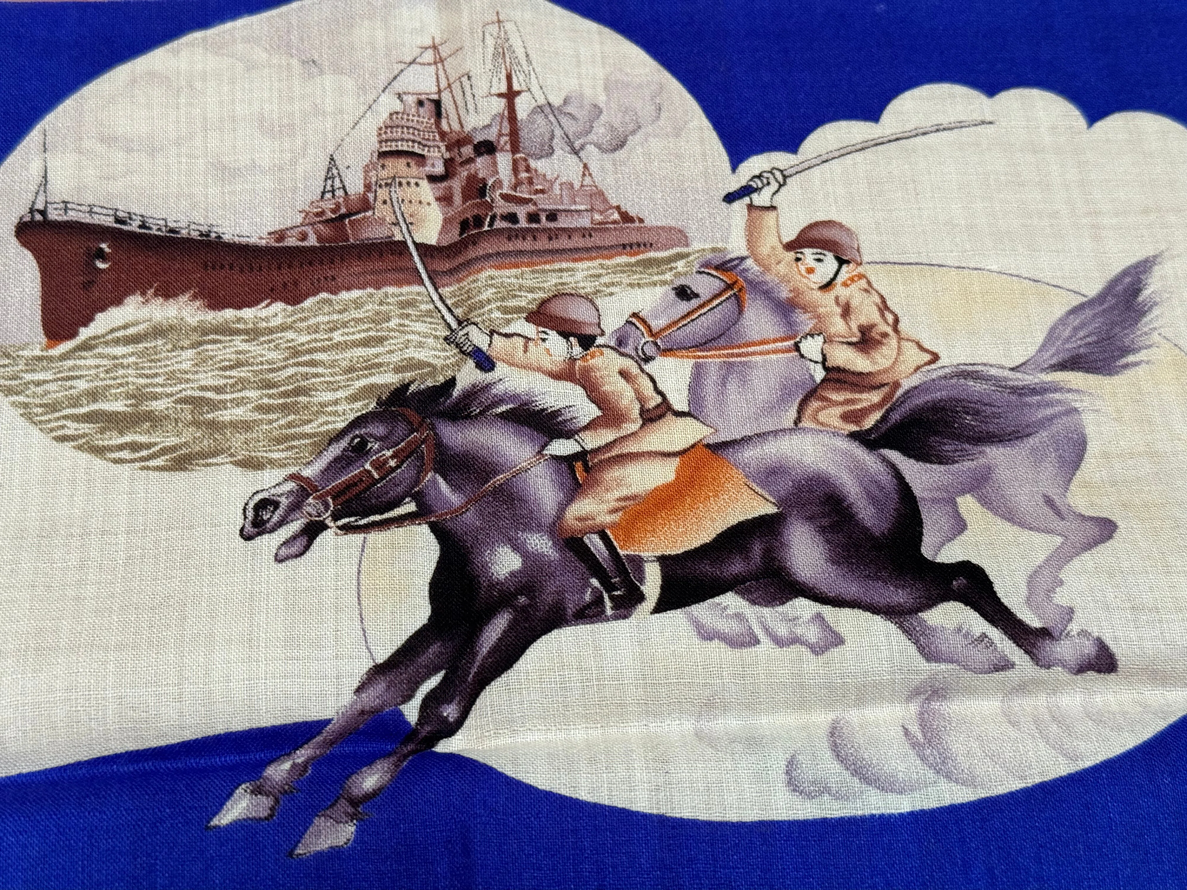 子どもの成長祝う産着などに、強さの象徴の軍事関連絵柄ー軍事と生活が