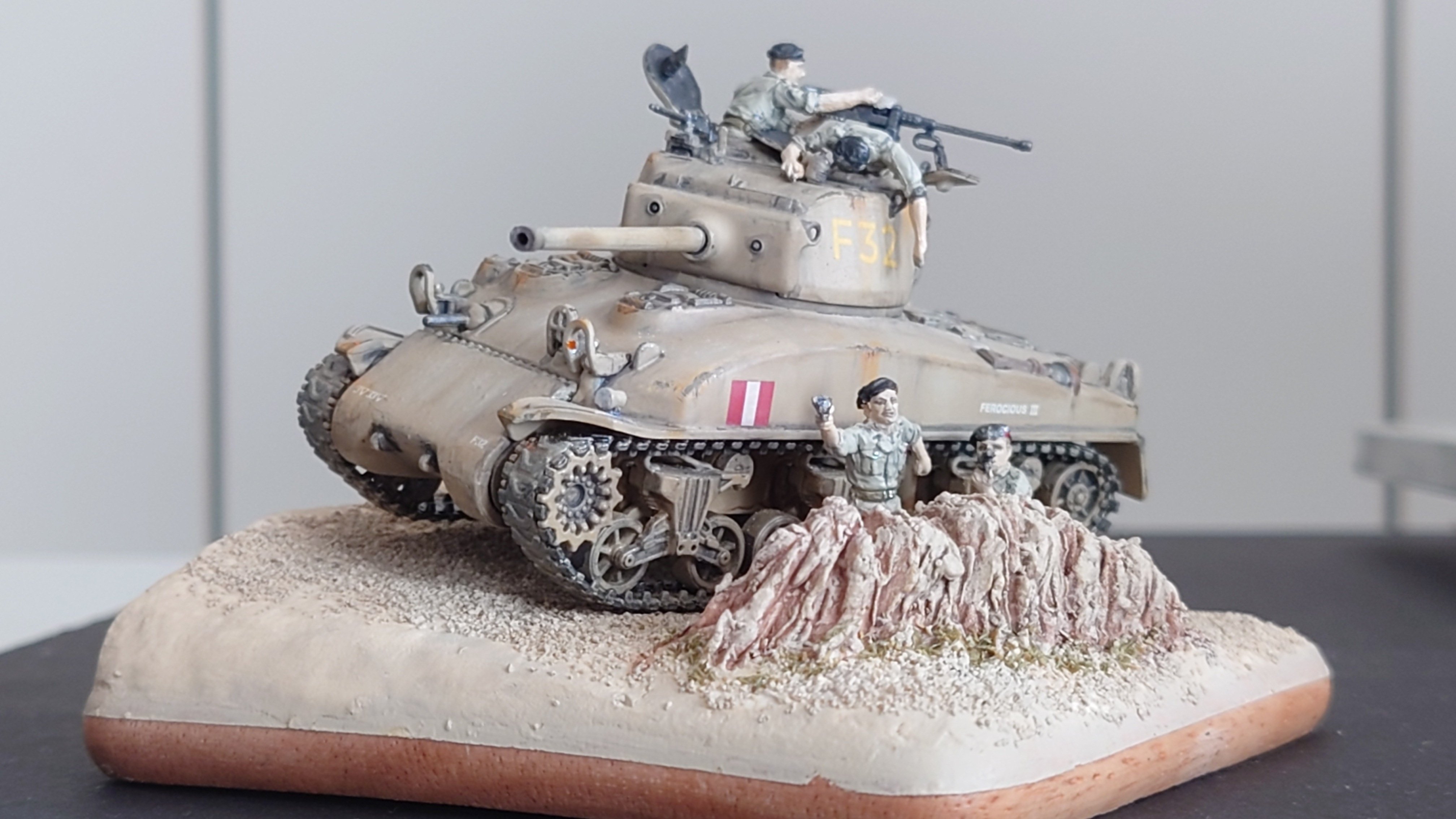 木製コースターの上に小さなジオラマ空間を創る（NO.7）｜あおちゃん