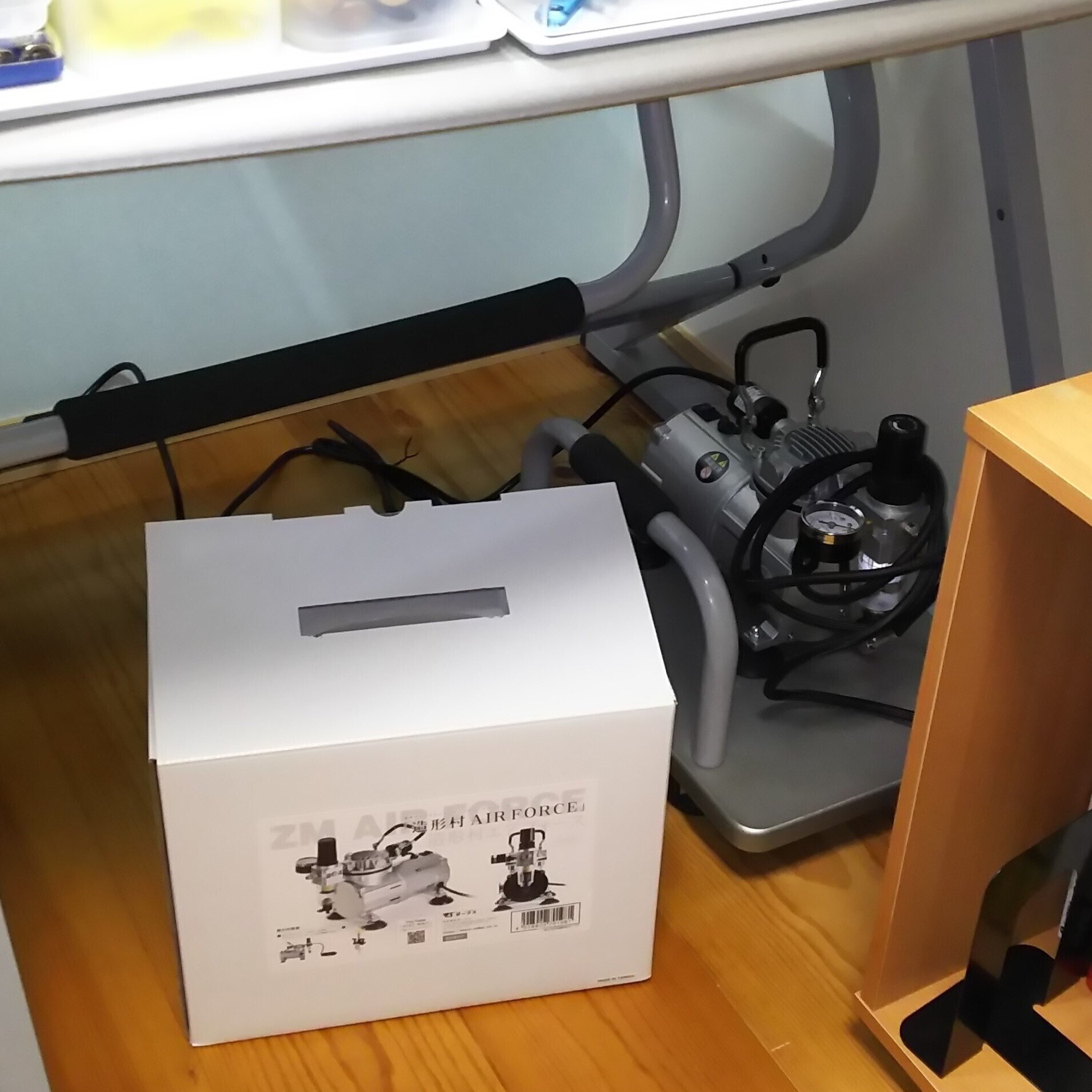 【セット】タミヤ塗装ブース　シングルファン　クレオスコンプレッサー　プチコンなど セット】タミヤ塗装ブース シングルファン クレオス