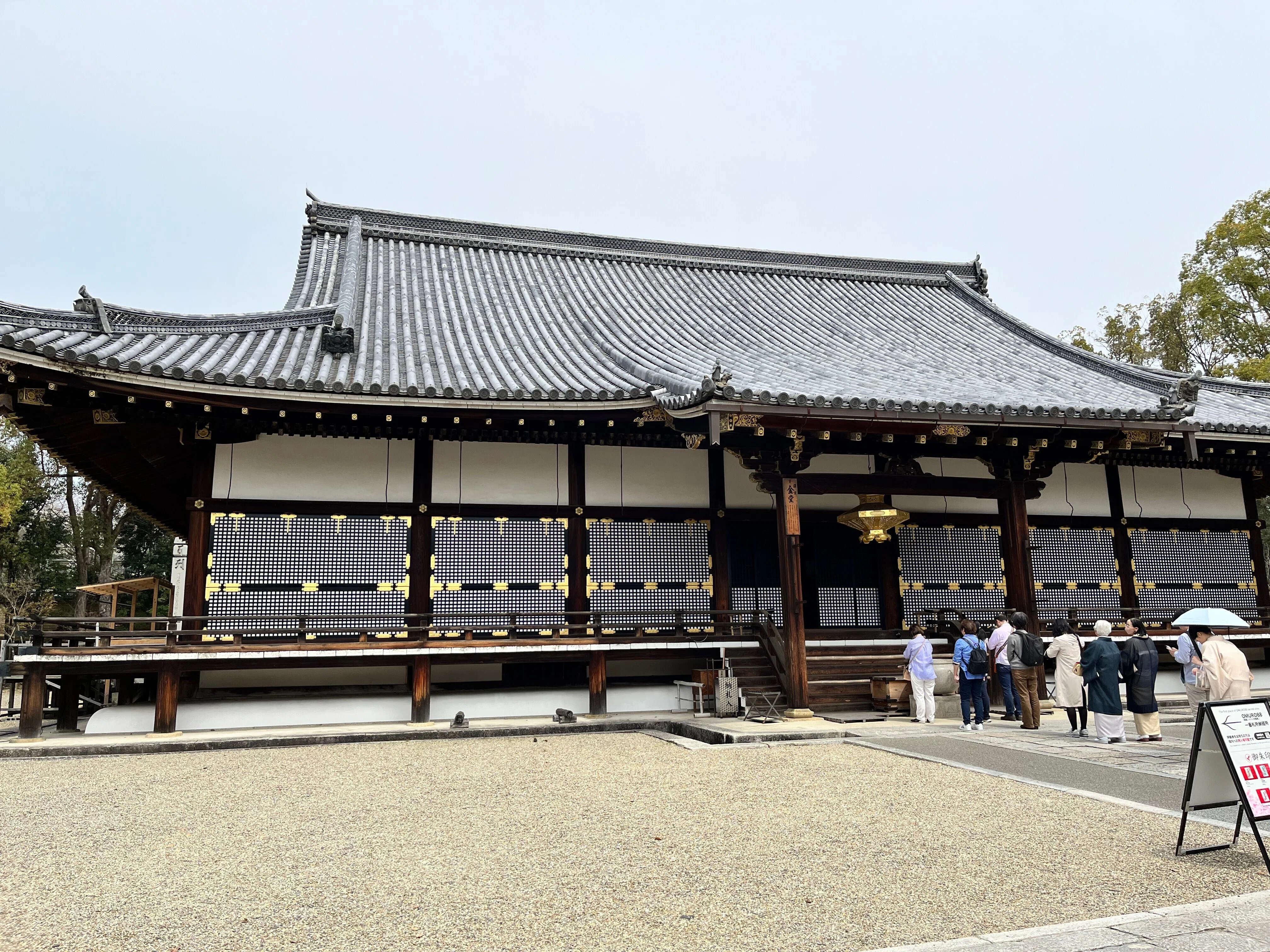 そうだ 御室桜を見に、仁和寺へ行こう。｜京都ノート