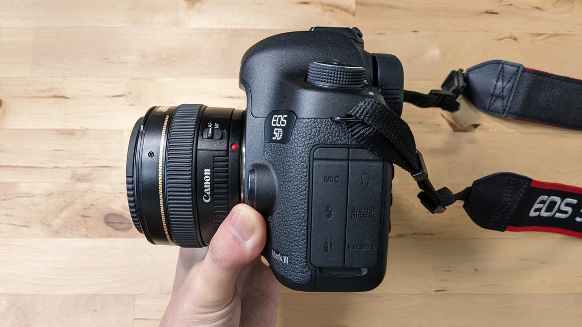 ガジェットレビュー】神レンズ！キヤノンEF50mm F1.4 USM｜EmuLog 