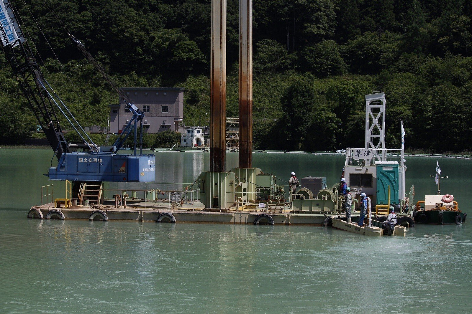 ✨Canon Kiss X7i✨スマホ転送❣️自撮り❣️動画❣️高画質❣️動作良好❣️ CANON EOS kiss X7激推し理由7点！超コスパR50激似、世界最小