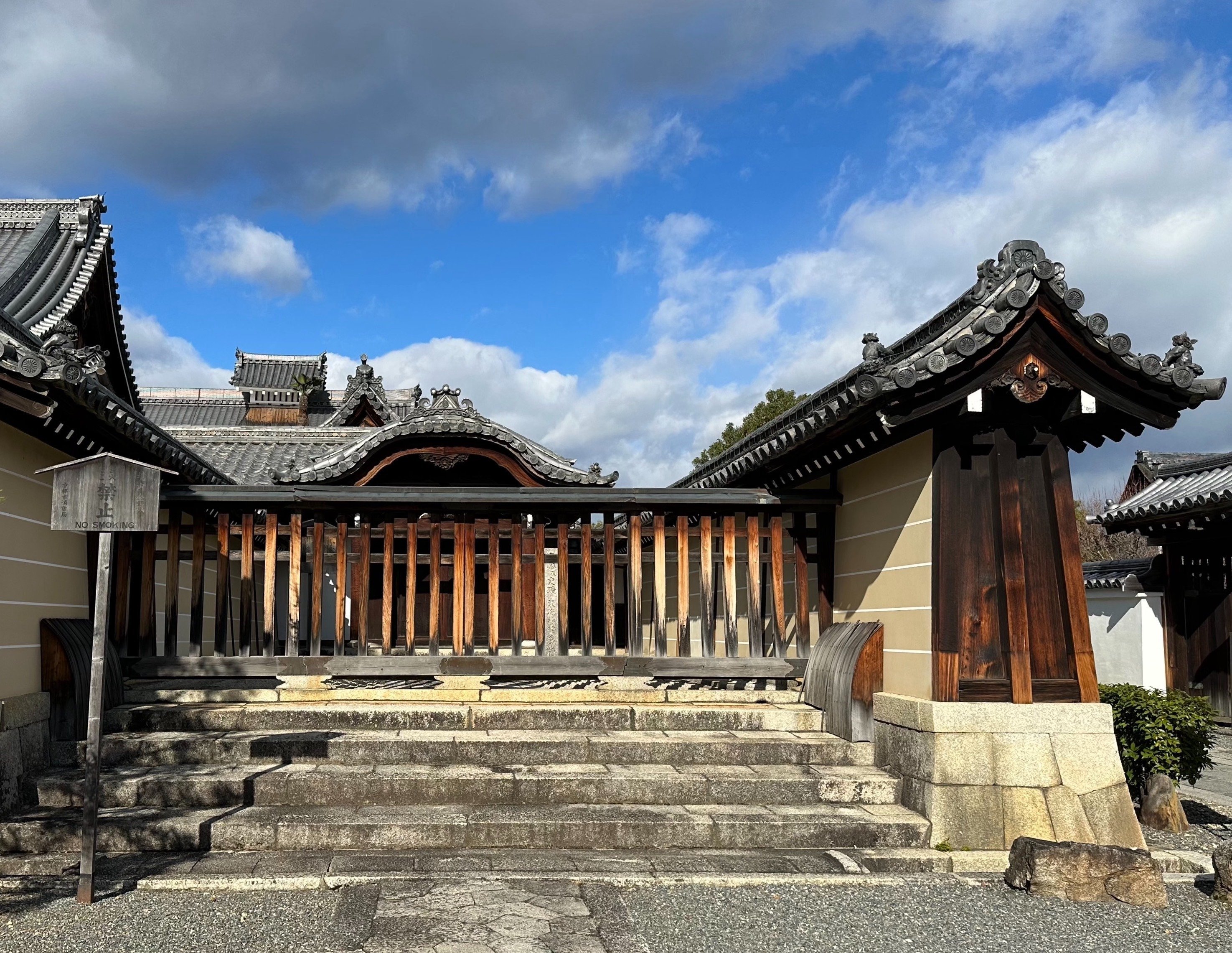 日本の瓦 住宅と堂宮瓦屋根の設計 | 坪井利弘 |本 | 通販 | Amazon