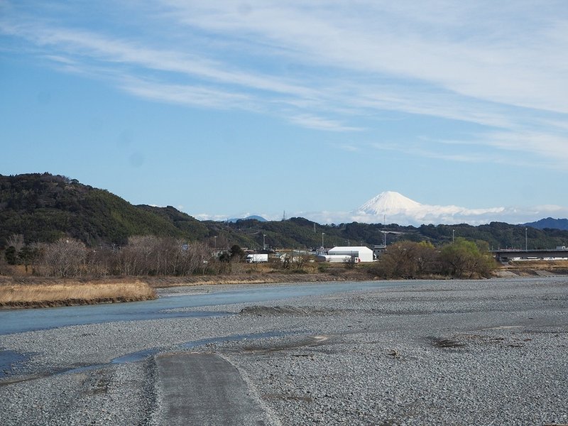 長いだけでなく、富士山が見えることもこの橋のアピールポイント