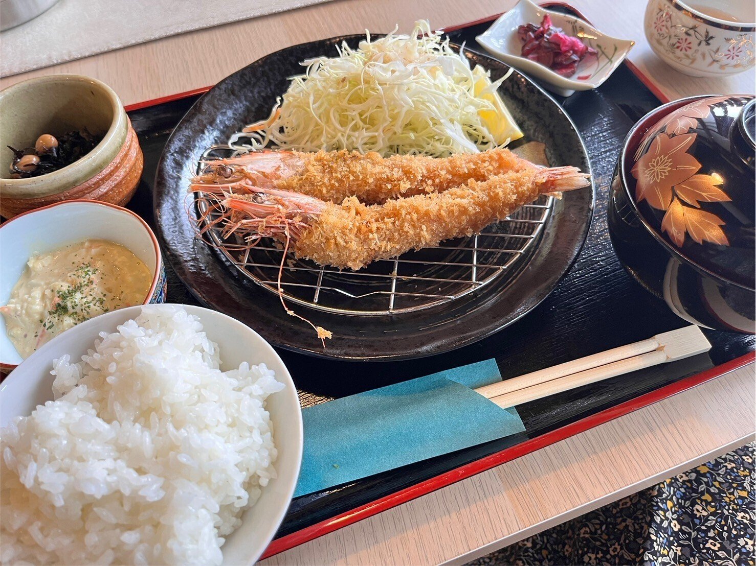 えびフライと抹茶専門店 はま田で、和の贅沢を堪能｜いちかわなるみ