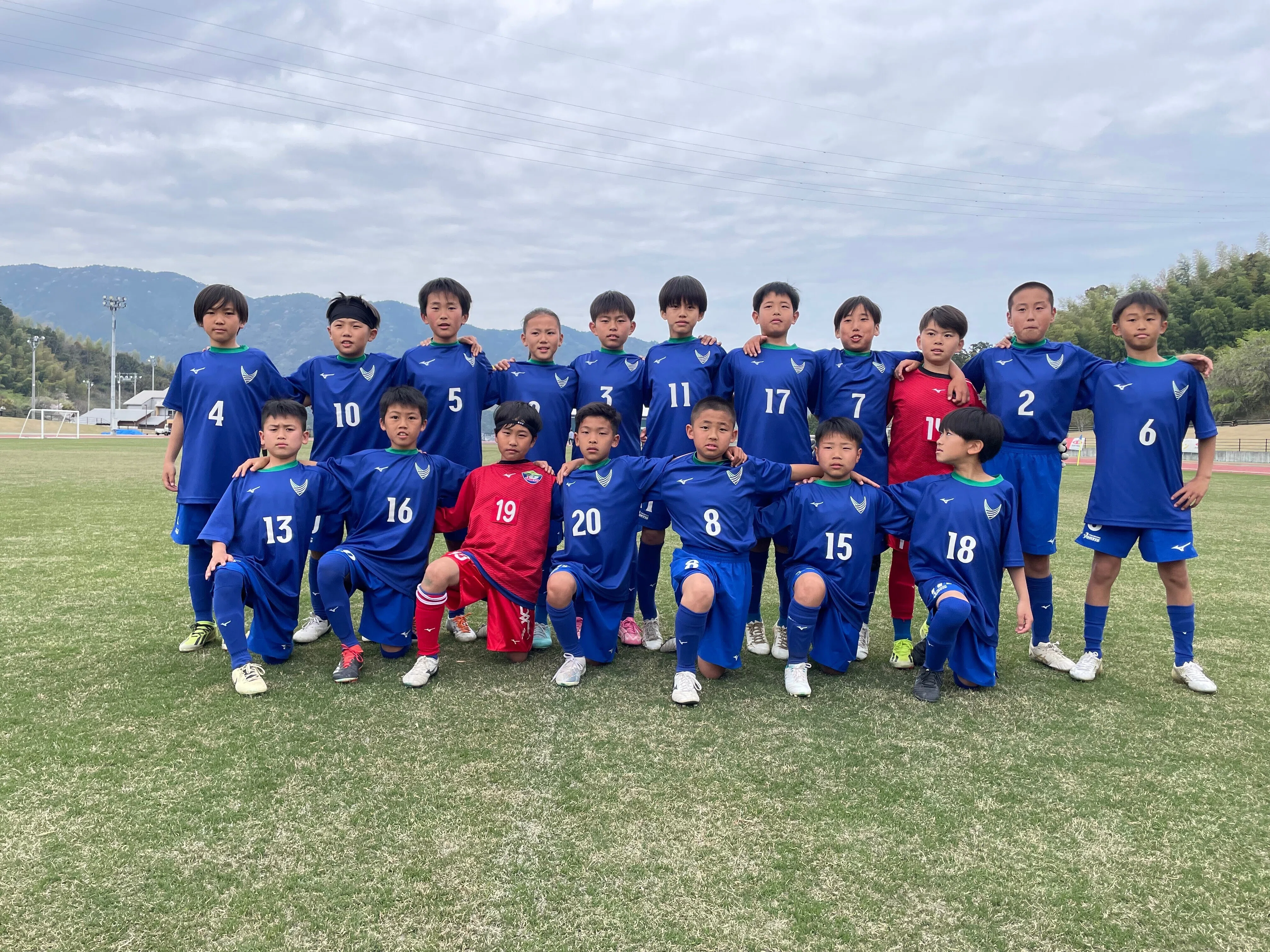 サッカー ジュニア】新エンブレムで四国チャンピオン｜徳島ヴォルティス