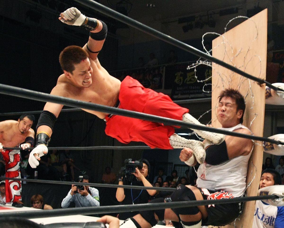 宮本裕向「盾を持った機動隊に戦いを挑んだんだけど、全く歯が立たない