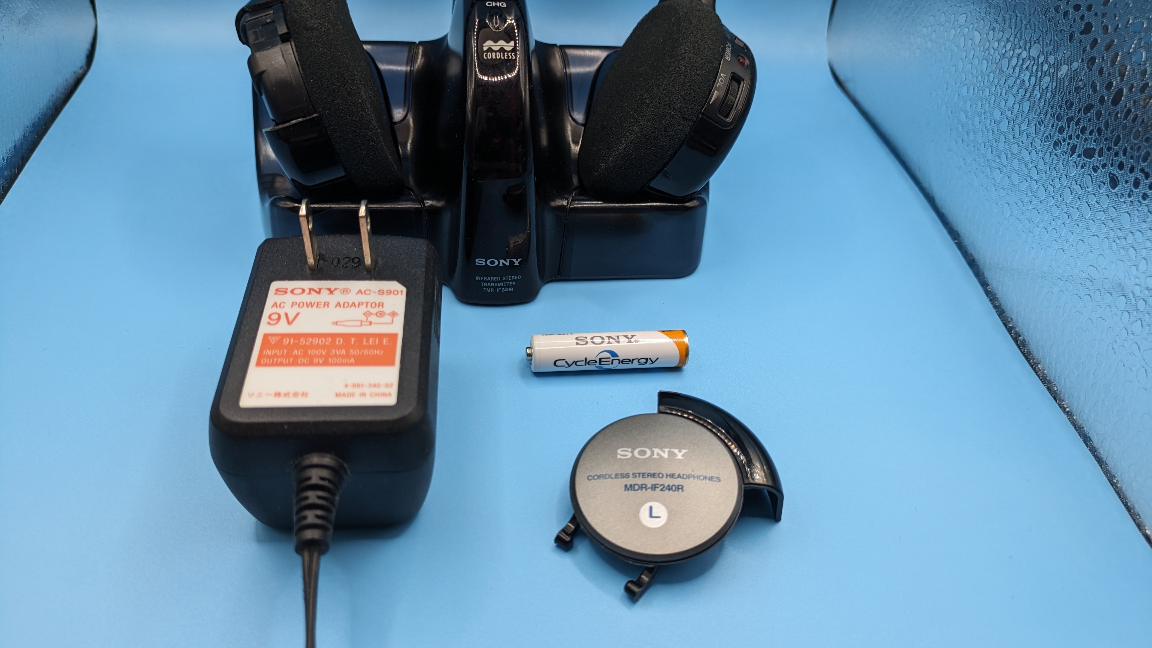 良品】 SONY オープン型コードレスヘッドホン 赤外線伝送 MDR-IF240RK