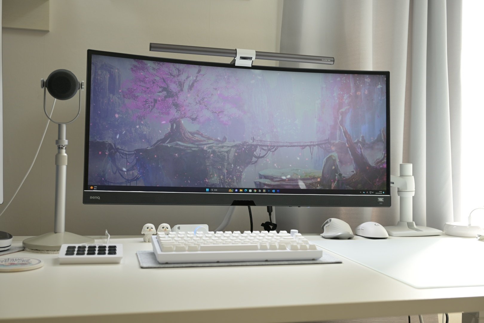 デスクツアー2024】白デスク｜ゲームもクリエイティブな作業もしたい