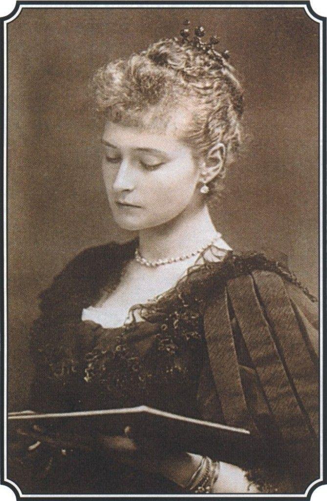 ニコライ2世皇后アレクサンドラ・フョードロウナの生涯【シリーズ1】|仰木はるか