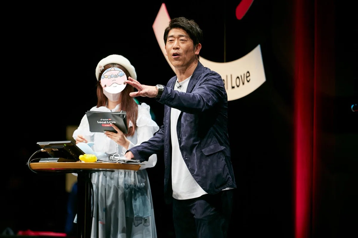 原口あきまささんと人気クリエイターたちが出演する「TikTok LIVE
