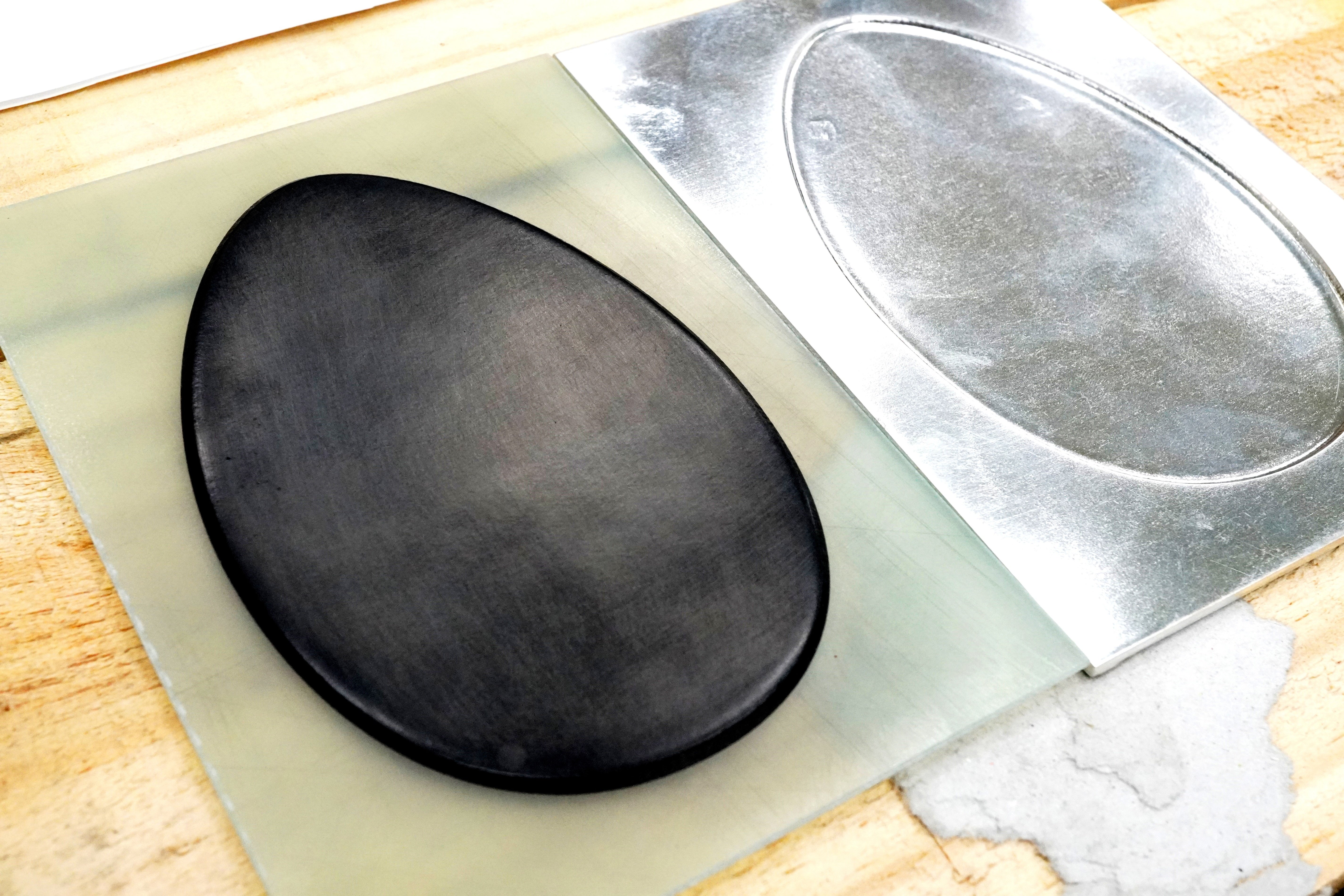 箔＋箔＋箔＋エンボスで 『 卵と女神の表現 』 と向かい合う