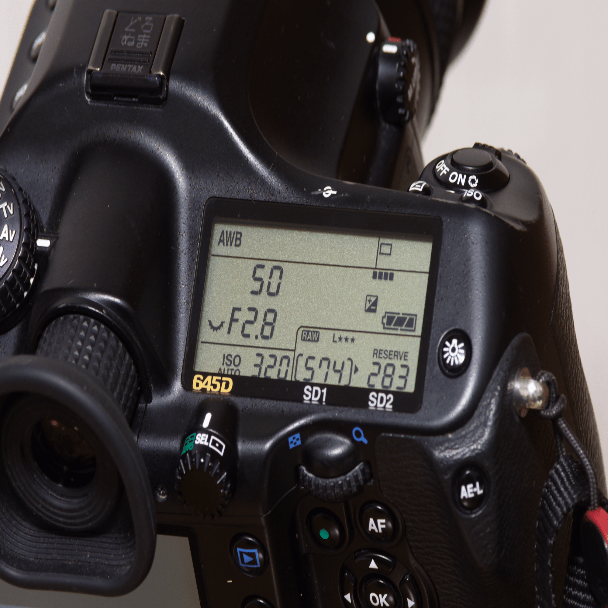 PENTAX 645D デジタル一眼レフカメラ 本体と付属品 ペンタックス PENTAX 645D ボディ 価格比較 - 価格.com