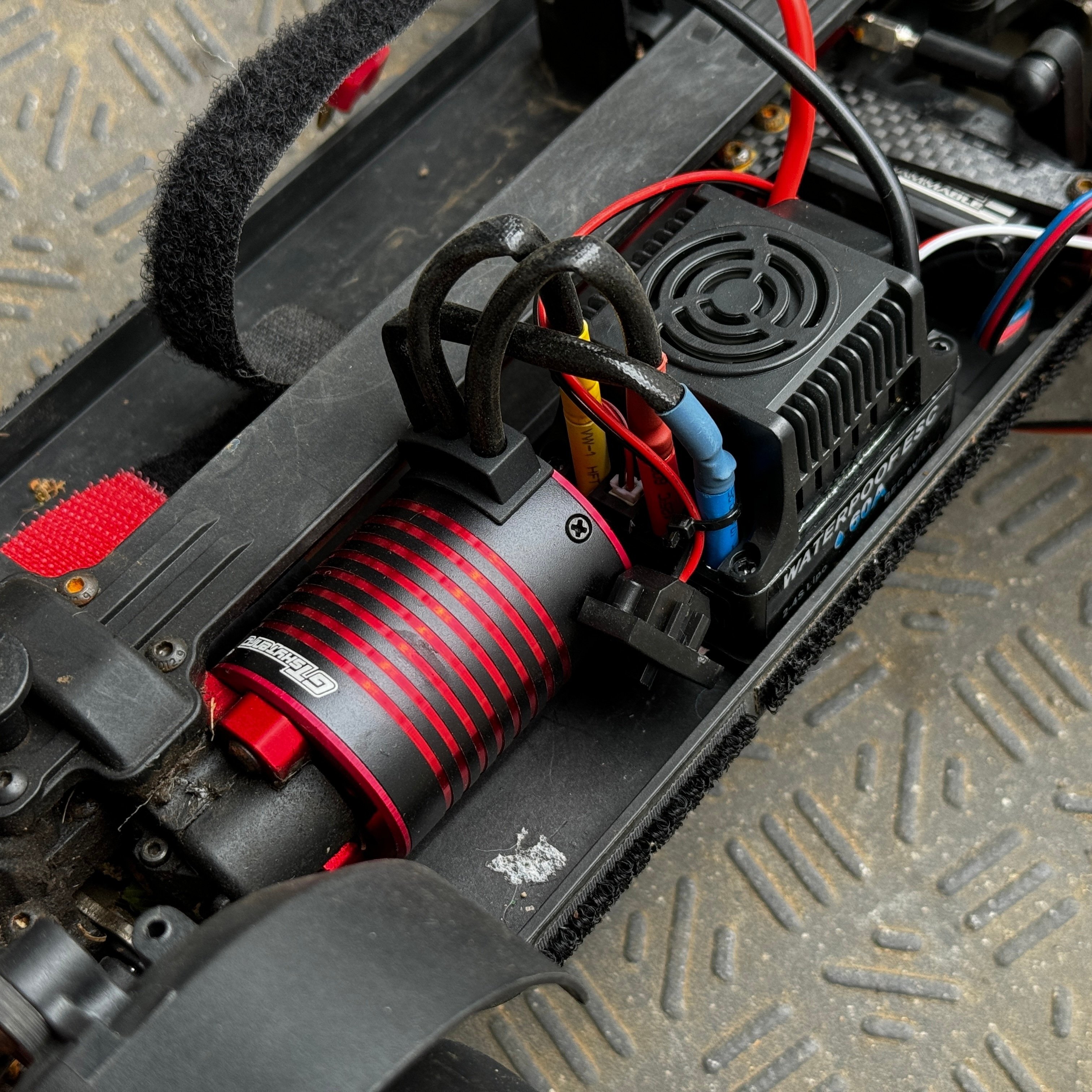 メルカリで買った超怪しい4500KVブラシレスモーターとESCのセットを