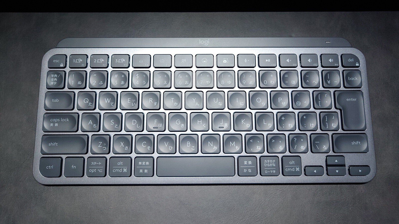 Logicool キーボード K950 k950-off-white-gallery2-jp.png