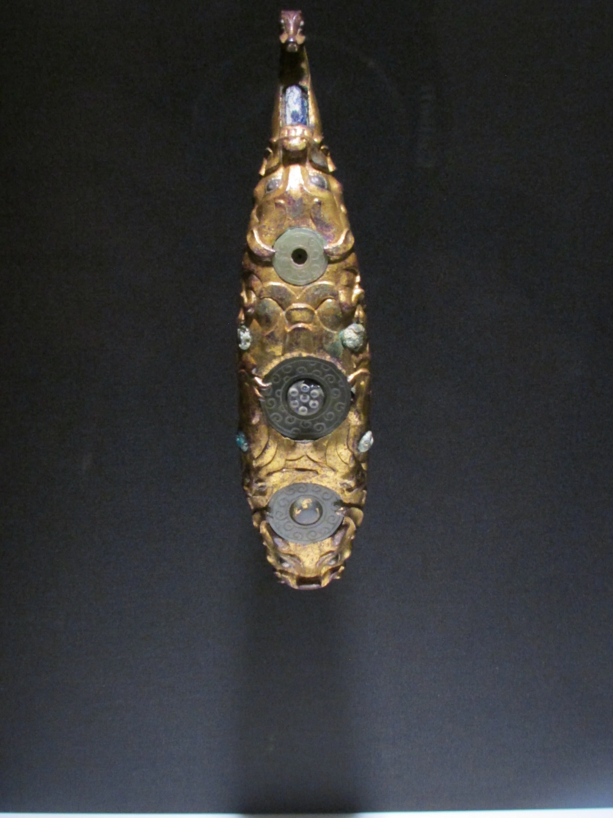 古代ガラスと手彩色写真、レアな企画展｜白鳥 正夫